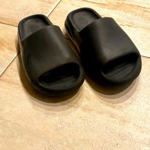 Yeezy Slides ONYX